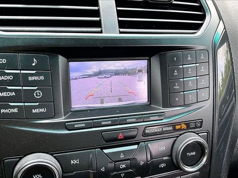 Used 2017 Ford Explorer XLT AWD/4WD image 29