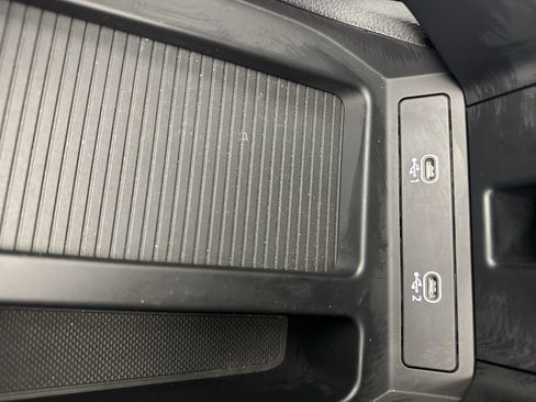 Used 2022 Audi e-tron Premium w/ Convenience Plus Package AWD/4WD image 16