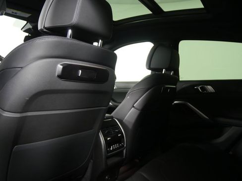 Used 2025 BMW X6 xDrive40i AWD/4WD image 16