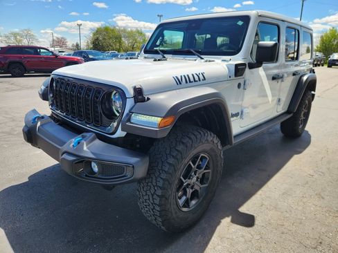 Used 2024 Jeep Wrangler Unlimited AWD/4WD image 8