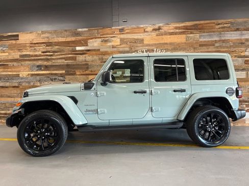 Used 2023 Jeep Wrangler Unlimited Sahara w/ Cold Weather Group AWD/4WD image 56