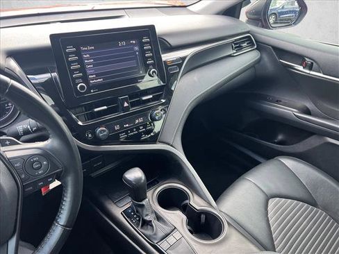 Used 2022 Toyota Camry SE image 15