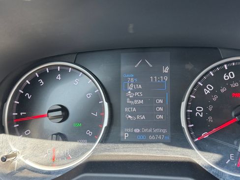 Used 2022 Toyota RAV4 XLE AWD/4WD image 23