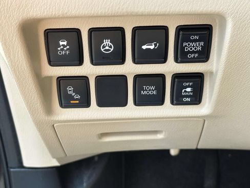 Used 2017 Nissan Pathfinder Platinum w/ Family Entertainment Package AWD/4WD image 15