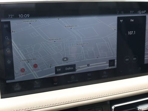 Used 2023 Lincoln Nautilus FWD w/ Premium Package image 3