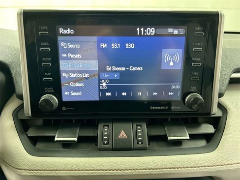 Used 2019 Toyota RAV4 Limited image 14