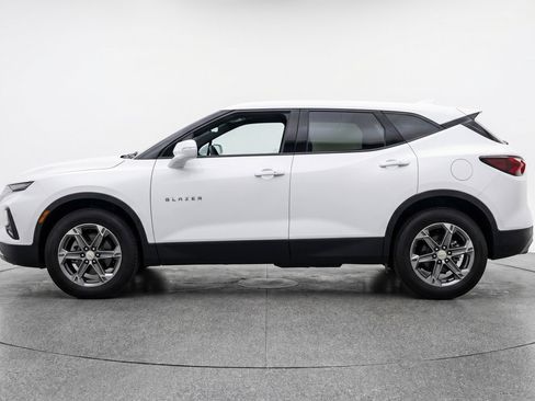 Used 2025 Chevrolet Blazer LT FWD image 5