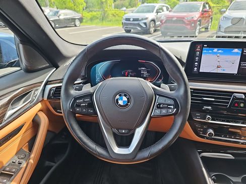 Certified 2023 BMW 530i xDrive w/ Premium Package AWD/4WD image 13