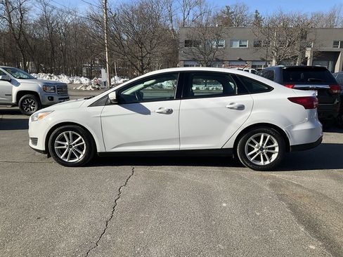 Used 2017 Ford Focus SE w/ Cold Weather Package image 8