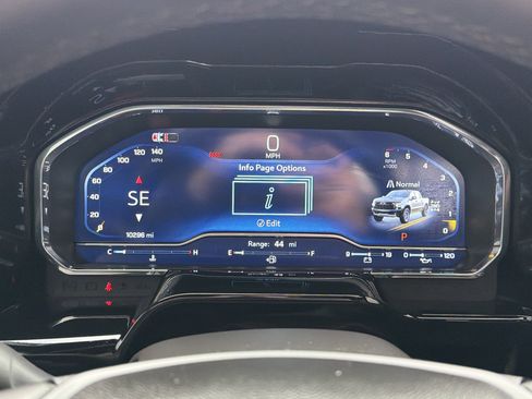 Used 2024 Chevrolet Silverado 1500 ZR2 w/ Technology Package image 21