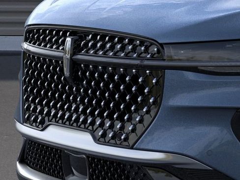 New 2026 Lincoln Nautilus Premier AWD/4WD image 17