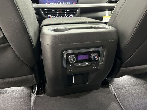 New 2026 Chevrolet Suburban Premier w/ Sun And Tow Package AWD/4WD image 22