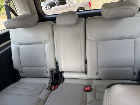 Used 2025 Ford Expedition Max Platinum w/ Driver's Package AWD/4WD image 24