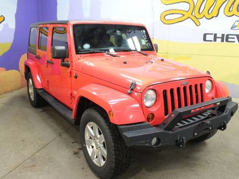 Used 2013 Jeep Wrangler Unlimited Sahara w/ Dual Top Group AWD/4WD image 2
