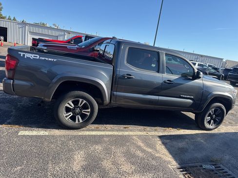 Used 2019 Toyota Tacoma SR5 image 7
