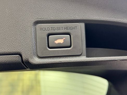 Used 2025 Acura RDX SH-AWD image 35