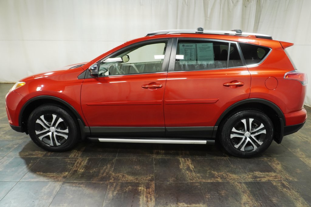 Used 2017 Toyota RAV4 LE w/ Carpet Mat Package AWD/4WD image 7