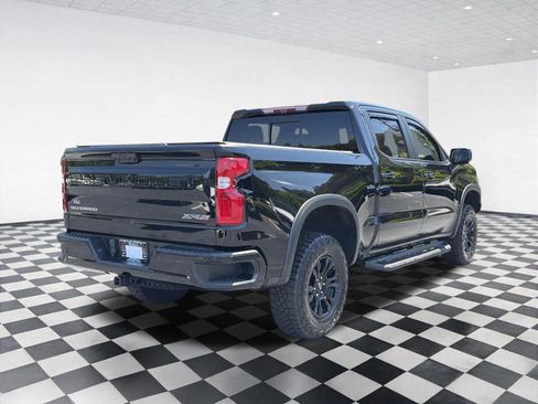 Used 2023 Chevrolet Silverado 1500 ZR2 w/ Technology Package AWD/4WD image 4