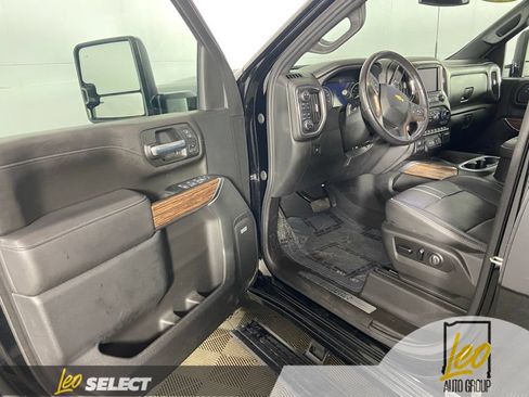 Used 2021 Chevrolet Silverado 2500 High Country w/ Z71 Off-Road Package AWD/4WD image 11
