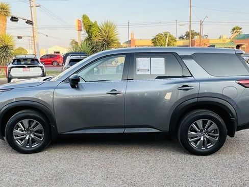 Certified 2025 Nissan Pathfinder S image 4