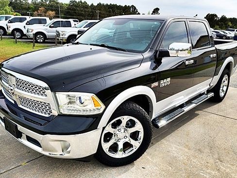 Used 2014 RAM 1500 Laramie w/ Convenience Group image 3