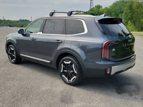 Used 2024 Kia Telluride EX w/ EX Captain's Chair Package AWD/4WD image 7