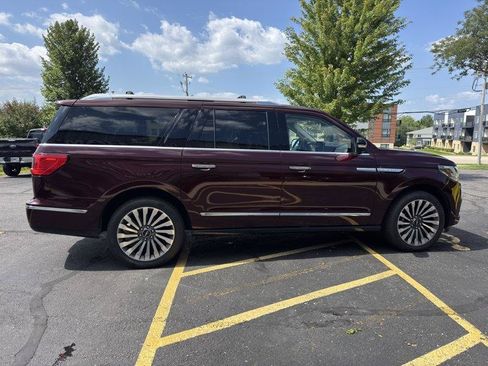 Used 2018 Lincoln Navigator L Reserve w/ Technology Package AWD/4WD image 12