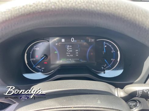 Used 2025 Toyota RAV4 XLE w/ Convenience Package AWD/4WD image 4