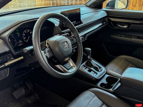 Used 2023 Honda CR-V Sport Touring image 2