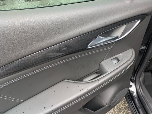 Used 2021 Buick Envision Essence w/ Technology Package I image 28