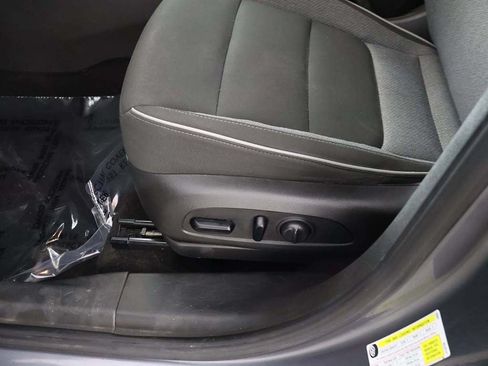 Used 2022 Chevrolet TrailBlazer LT w/ Confidence II Package FWD image 28