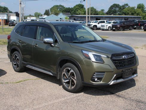 Used 2023 Subaru Forester Touring AWD/4WD image 3