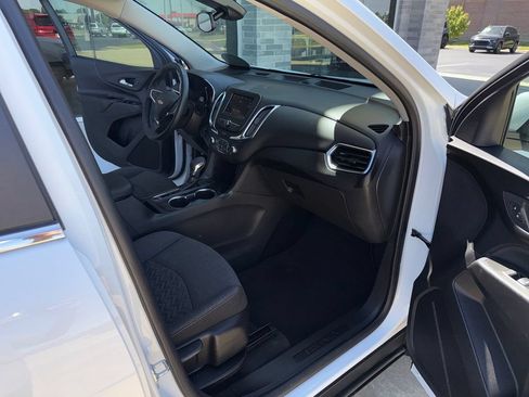 Used 2024 Chevrolet Equinox LT AWD/4WD image 15
