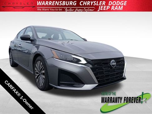 Used 2024 Nissan Altima 2.5 SV FWD image 1