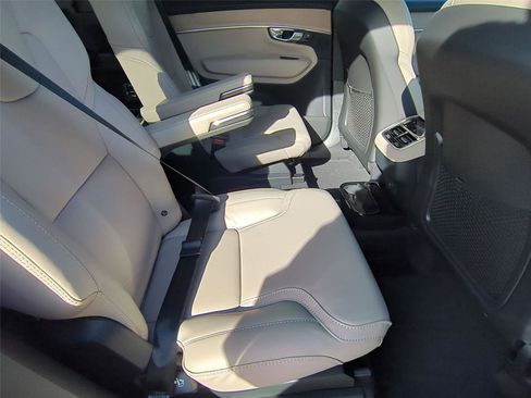 New 2026 Volvo XC90 B6 Ultra w/ Protection Package Premier AWD/4WD image 19