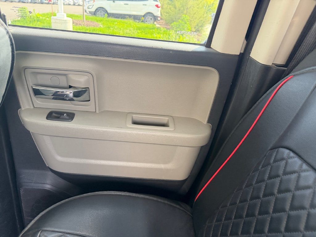 Used 2012 RAM 1500 Classic SLT AWD/4WD image 32