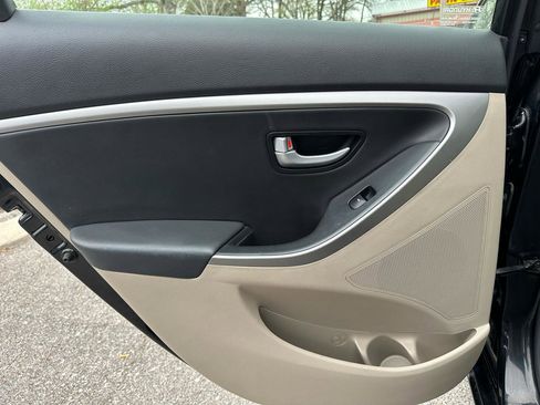 Used 2013 Hyundai Elantra GT w/ Tech Pkg image 35