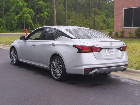 Used 2023 Nissan Altima 2.5 SL FWD image 11