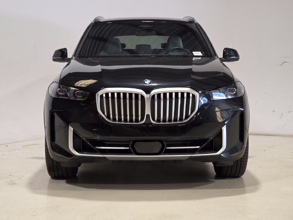 Used 2024 BMW X5 xDrive40i w/ Premium Package AWD/4WD image 4