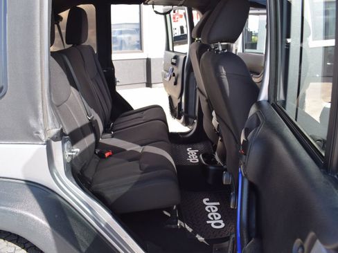 Used 2015 Jeep Wrangler Unlimited Sport w/ Connectivity Group image 12