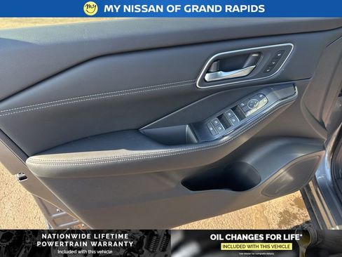 New 2026 Nissan Rogue Platinum w/ Platinum Premium Package image 13