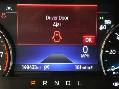 Used 2022 Ford Explorer XLT image 38