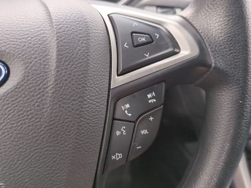 Used 2020 Ford Fusion SE FWD image 25