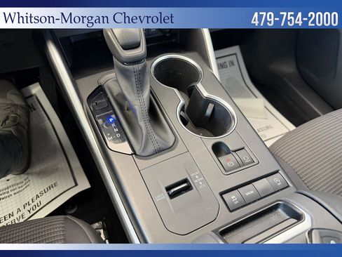 Used 2021 Toyota Highlander L image 27