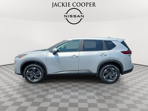 Used 2025 Nissan Rogue SV FWD image 8