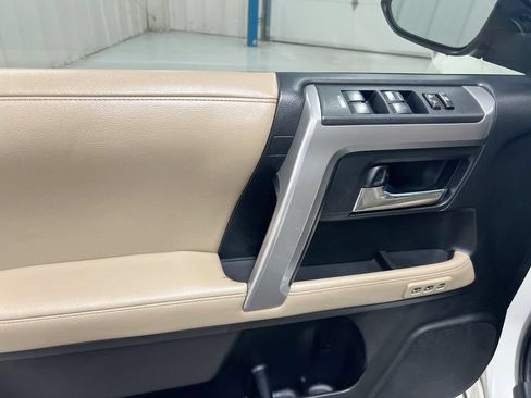 Used 2018 Toyota 4Runner Limited AWD/4WD image 22