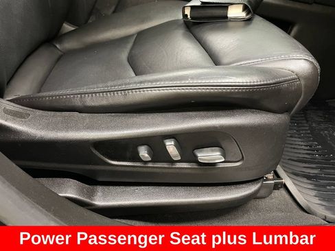Certified 2018 Cadillac XT5 Luxury w/ Driver Awareness Package AWD/4WD image 14