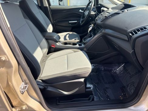 Used 2017 Ford C-MAX SE image 12