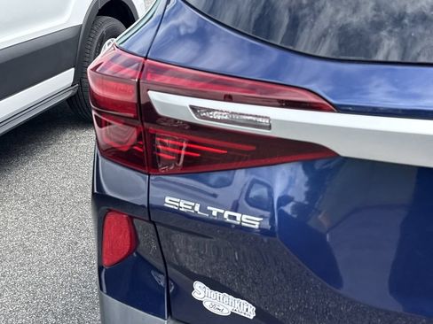 Used 2021 Kia Seltos EX AWD/4WD image 19