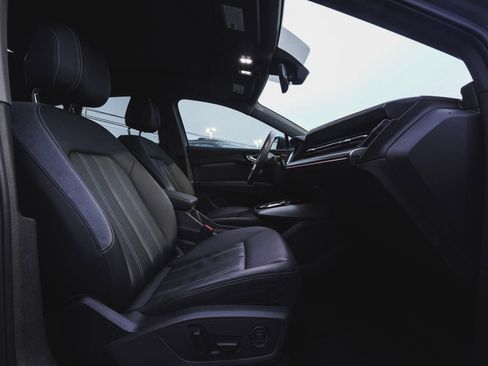 Used 2024 Audi Q4 e-tron Premium Plus image 37